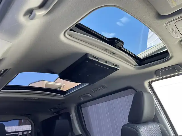 トヨタ ノア Si 滋賀県 2014(平26)年 6.6万km ボルドーマイカメタリック フリップダウンモニター/ツインムーンルーフ/両側パワースライドドア/7インチ純正ナビ【NSZN-W64T】/(FM/AM/CD/DVD/フルセグ/Bluetooth/HDMI)/ETC/バックカメラ/電動格納ミラー/アイドリングストップ/革巻きステアリング/ステアリングスイッチ/オートライト/キセノンライト/フロントフォグ/フルオートエアコン/プッシュスタート/スマートキー/純正フロアマット/ドアバイザー