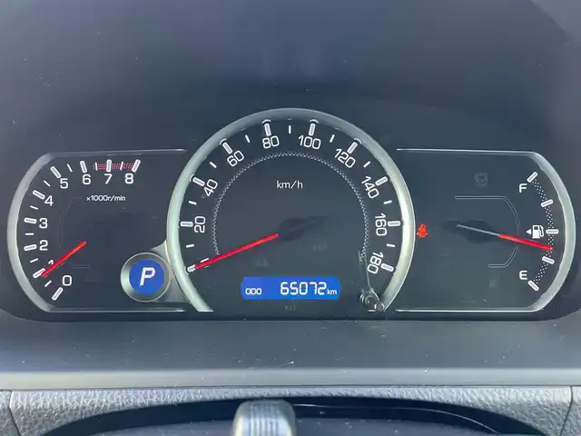 トヨタ ノア Si 滋賀県 2014(平26)年 6.6万km ボルドーマイカメタリック フリップダウンモニター/ツインムーンルーフ/両側パワースライドドア/7インチ純正ナビ【NSZN-W64T】/(FM/AM/CD/DVD/フルセグ/Bluetooth/HDMI)/ETC/バックカメラ/電動格納ミラー/アイドリングストップ/革巻きステアリング/ステアリングスイッチ/オートライト/キセノンライト/フロントフォグ/フルオートエアコン/プッシュスタート/スマートキー/純正フロアマット/ドアバイザー