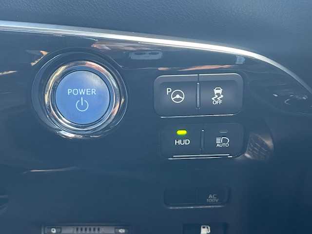 トヨタ プリウス A プレミアム 静岡県 2019(令1)年 3.7万km シルバーM ●11.6インチ純正ディスプレイオーディオ(ナビ付き)/(フルセグ/Bluetooth/iPod/AUX//AppleCarPlay/AndroidAuto)/●本革レザーシート/●運転席パワーシート/●前席シートヒーター＆エアシート/●バックカメラ/●レーダークルーズコントロール/●パーキングアシスト/●ブラインドスポットモニター/●プリクラッシュセーフティ/●レーンキープアシスト/●前後クリアランスソナー/●LEDヘッドライト＆フォグランプ/●オートライト/●オートマチックハイビーム/●革巻きステアリング/●ステアリングスイッチ/●ETC2.0/●前方ドライブレコーダー/●ヘッドアップディスプレイ/●自動防眩ミラー/●電動格納ウィンカーミラー/●JBLプレミアムサウンドシステム/●スマートキー/●プッシュスタート/●ドアバイザー/●純正フロアマット/●純正15インチアルミホイール/●純正ホイールカバー/●ダブル＋サイドSRS＋ABS