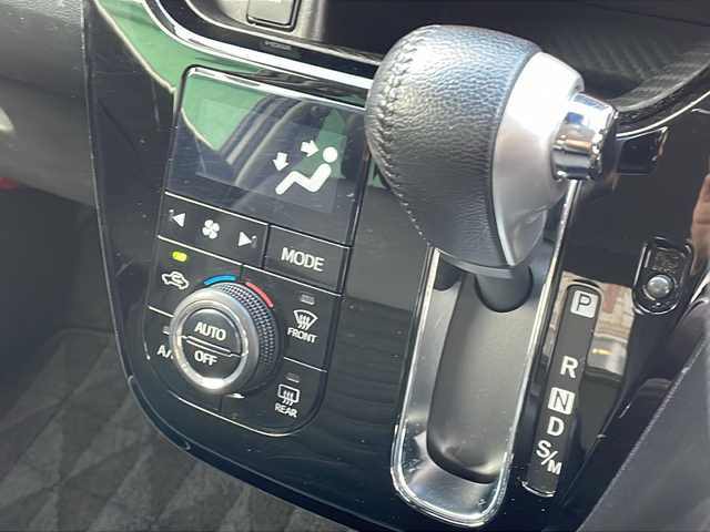 ダイハツ キャスト スポーツ SAⅢ 徳島県 2018(平30)年 8.9万km パールホワイトⅢ 純正8型ナビ　NSZN-X68D/（DISC/USB/SD/BT/iPod/HDMI/ラジオ/フルセグ）/バックカメラ/パドルシフト/ハーフレザーシート/前席シートヒーター/ターボ/LEDヘッドライト/スペアキー/ドライブレコーダー/ドアバイザー/フォグライト/社外15AW/アイドリングストップ/スペアキー