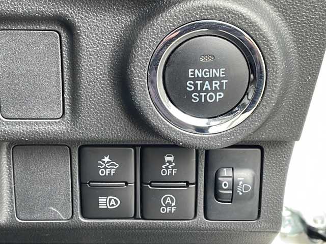 ダイハツ キャスト スポーツ SAⅢ 徳島県 2018(平30)年 8.9万km パールホワイトⅢ 純正8型ナビ　NSZN-X68D/（DISC/USB/SD/BT/iPod/HDMI/ラジオ/フルセグ）/バックカメラ/パドルシフト/ハーフレザーシート/前席シートヒーター/ターボ/LEDヘッドライト/スペアキー/ドライブレコーダー/ドアバイザー/フォグライト/社外15AW/アイドリングストップ/スペアキー