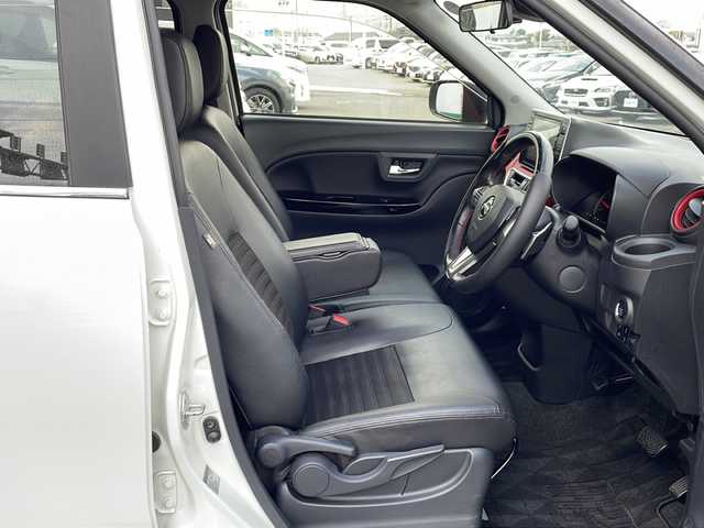 ダイハツ キャスト スポーツ SAⅢ 徳島県 2018(平30)年 8.9万km パールホワイトⅢ 純正8型ナビ　NSZN-X68D/（DISC/USB/SD/BT/iPod/HDMI/ラジオ/フルセグ）/バックカメラ/パドルシフト/ハーフレザーシート/前席シートヒーター/ターボ/LEDヘッドライト/スペアキー/ドライブレコーダー/ドアバイザー/フォグライト/社外15AW/アイドリングストップ/スペアキー