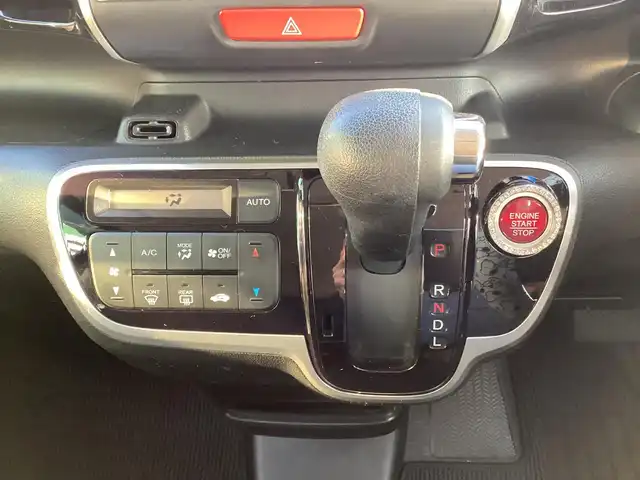 ホンダ Ｎ ＢＯＸ カスタム G Lパッケージ 奈良県 2015(平27)年 9.4万km スマートブラック 純正メモリーナビ(フルセグ・DVD・BT)/バックドア/片側パワースライドドア/プッシュスタート/スマートキー2個/ETC/純正14インチアルミ/フロアマット/ドアバイザー