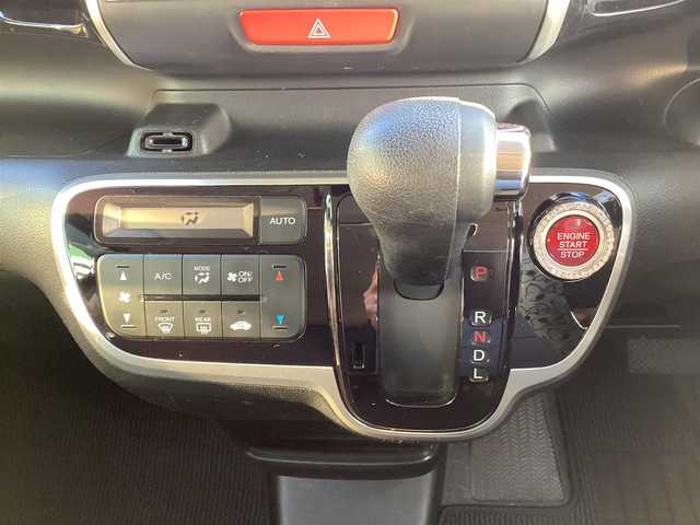 ホンダ Ｎ ＢＯＸ カスタム G Lパッケージ 大阪府 2015(平27)年 9.4万km スマートブラック ”(株)IDOMが運営する【じしゃロン堺店】の自社ローン対象車両になります。こちらは現金ご利用時の価格です。/自社ローンご希望の方は別途その旨お申付け下さい。/”