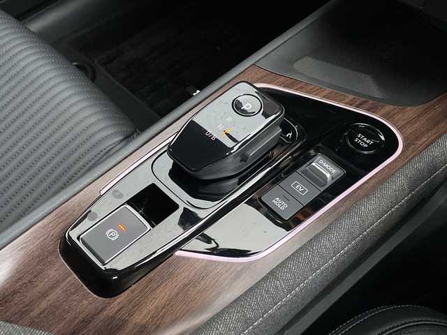 日産 オーラ G レザーエディション 新潟県 2021(令3)年 1.1万km ガーネットレッド/スーパーブラック 2トーン 純正ナビ/（AM/FN/フルセグTV/Bluetooth/USB）/アラウンドビューモニター/BOSEサウンド/プロパイロット/エマージェンシーブレーキ/ビルトインＥＴＣ２．０/LEDヘッドライト/デジタルタルインナーミラー/前後ドライブレコーダー/純正17インチAW/プッシュスタート/スマートキー/スペアキー×1/取扱説明書/保証書