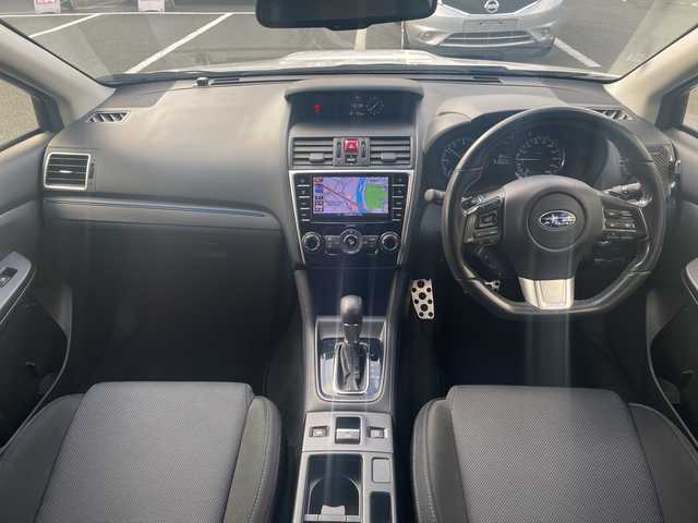 スバル レヴォーグ 1．6GT－S アイサイト 京都府 2015(平27)年 7.1万km クリスタルホワイトP 純正メモリナビ　Ｂｌｕｅｔｏｏｔｈオーディオ　フルセグ　ＤＶＤ再生　ＵＳＢ接続　サイドカメラ　レーダークルーズ　ブラインドスポットモニター　ＬＥＤヘッドライト　ビルトインＥＴＣ　スマートキー　禁煙車