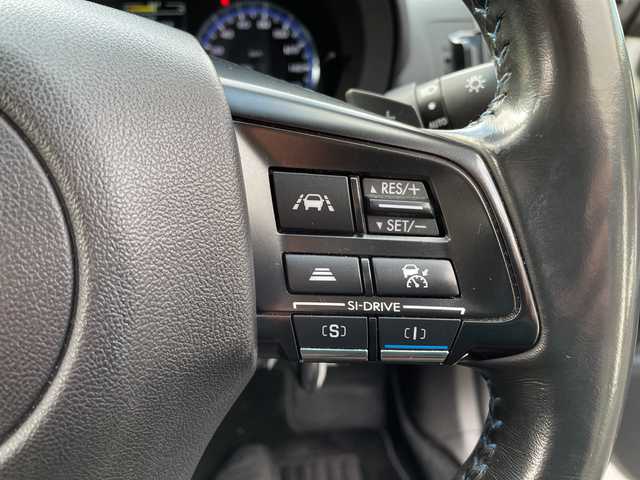 スバル レヴォーグ 1．6GT－S アイサイト 京都府 2015(平27)年 7.1万km クリスタルホワイトP 純正メモリナビ　Ｂｌｕｅｔｏｏｔｈオーディオ　フルセグ　ＤＶＤ再生　ＵＳＢ接続　サイドカメラ　レーダークルーズ　ブラインドスポットモニター　ＬＥＤヘッドライト　ビルトインＥＴＣ　スマートキー　禁煙車