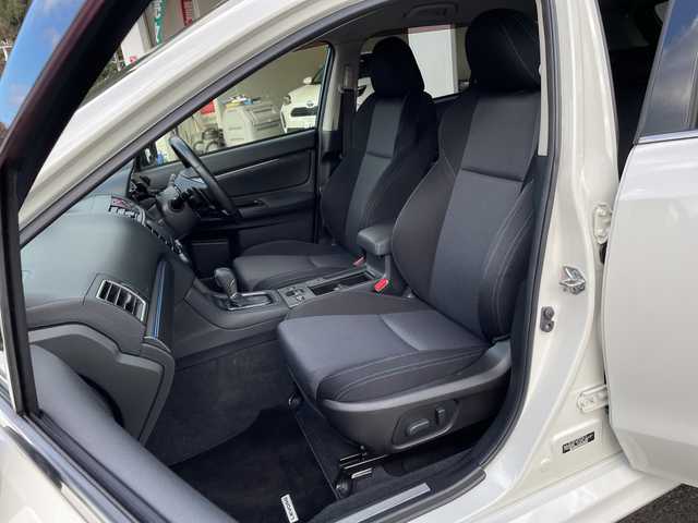 スバル レヴォーグ 1．6GT－S アイサイト 京都府 2015(平27)年 7.1万km クリスタルホワイトP 純正メモリナビ　Ｂｌｕｅｔｏｏｔｈオーディオ　フルセグ　ＤＶＤ再生　ＵＳＢ接続　サイドカメラ　レーダークルーズ　ブラインドスポットモニター　ＬＥＤヘッドライト　ビルトインＥＴＣ　スマートキー　禁煙車