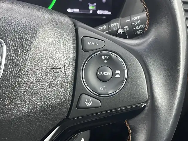 ホンダ ヴェゼル ハイブリッド Z ホンダセンシング 埼玉県 2018(平30)年 4万km プレミアムクリスタルレッドM 純正8型ナビ/AM/FM/CD/DVD/SD/MSV/USB//HDMI/BT/AppleCarPlay/バックカメラ/ホンダセンシング /レーダークルーズコントロール /ハーフレザーシート /シートヒーター /ステアリングスイッチ/パドルシフト/電子パーキングブレーキ/オートブレーキホールド/デュアルエアコン/ビルトインETC/社外前後ドラレコ/サイドカーテンエアバッグ