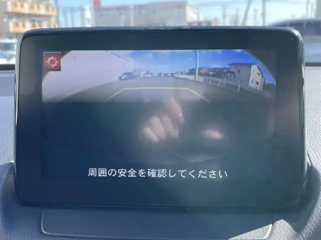 マツダ マツダ２ 15S 群馬県 2021(令3)年 2.2万km スノーフレイクホワイトパールマイカ 純正SDナビ/　AM/FM/USB/BT/バックカメラ/衝突軽減ブレーキ/横滑り防止機能/レーンキープアシスト/アイドリングストップ/前後コーナーセンサー/AUTOライト/AUTOハイビーム/LEDヘッドライト/ステアリングリモコン/純正フロアマット/電動格納ミラー