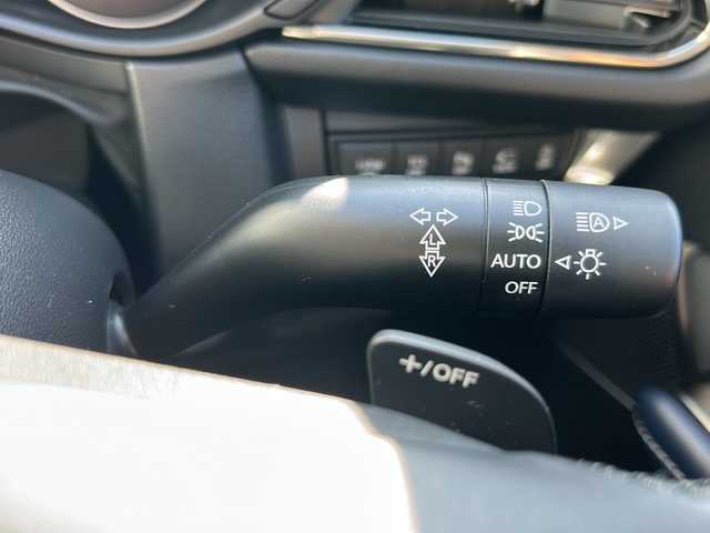 マツダ ＣＸ－３０ XD プロアクティブ 岐阜県 2022(令4)年 1.6万km スノーフレイクホワイトパールマイカ 登録時走行距離15638km/純正10.25型ナビ（DVD/CD/Blue tooth/USB入力端子/HDMI入力端子）/ヘッドアップディスプレイ/フルセグTV/全方位カメラ/ビルトインETC/衝突被害軽減システム/電子制御制動力配分システム（EBD）/ブレーキアシスト/エマージェンシー・シグナル・システム/スマート・ブレーキ・サポート（SBS）/車線逸脱警報システム/AT誤発進抑制制御/ブラインドスポットモニター/コーナーセンサー前後/レーダークルーズコントロール/ドライブレコーダー前方/レーンキープアシスト/LEDヘッドライト/フォグランプ/オートライト/横滑り防止装置/盗難防止装置/SRSエアバッグシステム運転席・助手席+サイド/布系シート/フルフラットシート/純正フロアマット/電動リアゲート/ステアリングスイッチ/パドルシフト/オートエアコン/オートワイパー/オートホールド/純正18アルミホイール/純正アンダーエアロ/プッシュスタート/スマートキー/スペアキー1本/禁煙車