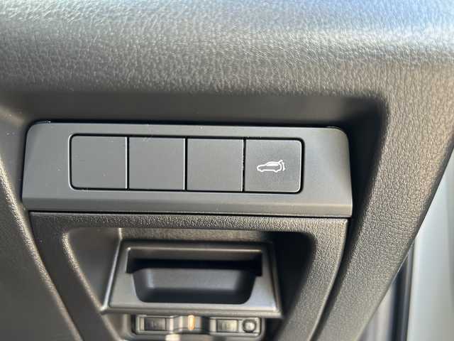 マツダ ＣＸ－３０ XD プロアクティブ 岐阜県 2022(令4)年 1.6万km スノーフレイクホワイトパールマイカ 登録時走行距離15638km/純正10.25型ナビ（DVD/CD/Blue tooth/USB入力端子/HDMI入力端子）/ヘッドアップディスプレイ/フルセグTV/全方位カメラ/ビルトインETC/衝突被害軽減システム/電子制御制動力配分システム（EBD）/ブレーキアシスト/エマージェンシー・シグナル・システム/スマート・ブレーキ・サポート（SBS）/車線逸脱警報システム/AT誤発進抑制制御/ブラインドスポットモニター/コーナーセンサー前後/レーダークルーズコントロール/ドライブレコーダー前方/レーンキープアシスト/LEDヘッドライト/フォグランプ/オートライト/横滑り防止装置/盗難防止装置/SRSエアバッグシステム運転席・助手席+サイド/布系シート/フルフラットシート/純正フロアマット/電動リアゲート/ステアリングスイッチ/パドルシフト/オートエアコン/オートワイパー/オートホールド/純正18アルミホイール/純正アンダーエアロ/プッシュスタート/スマートキー/スペアキー1本/禁煙車