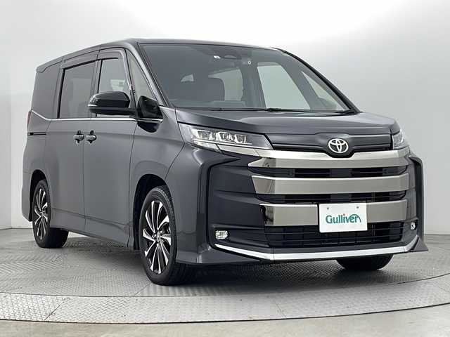 トヨタ ノア S－Z 新潟県 2022(令4)年 0.9万km グリッターブラックガラスフレーク トヨタセーフティセンス/純正ナビ/Bluetooth/バックカメラ/両側パワースライドドア/パワーバックドア/レーダークルーズコントロール/LEDオートライト/オートハイビーム/ハーフレザーシート/1列目2列目シートヒーター/純正17インチアルミホイール/ステアリングリモコン/LDA/電格ミラー/ウィンカーミラー/ステアリングヒーター/スマートキー/ビルトインETC2.0