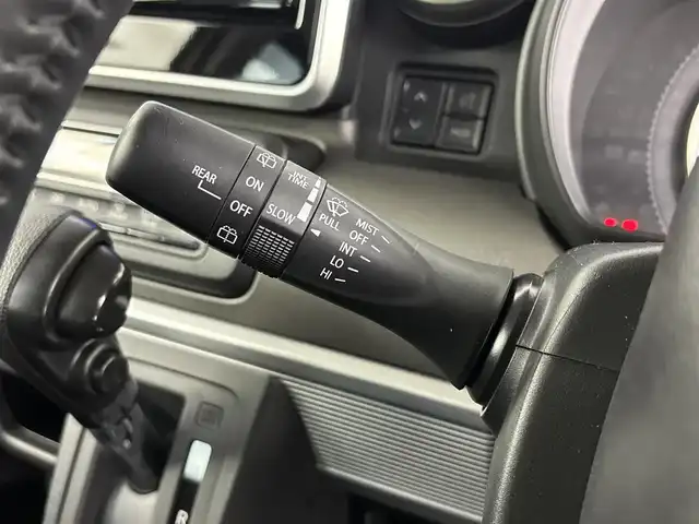 スズキ スペーシア ギア HYBRID XZ 埼玉県 2022(令4)年 1.7万km シフォンアイボリーM 純正ナビ/　(フルセグ/AM/FM/Bluetooth)/両側パワースライドドア　/ビルトインＥＴＣ　/バックカメラ　/純正フロアマット　/シートヒーターＤ＋Ｎ席　/純正アルミホイール１４インチ/アイドリングストップ/プッシュスタート/スマートキー