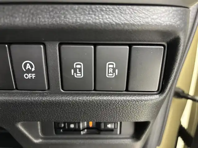 スズキ スペーシア ギア HYBRID XZ 埼玉県 2022(令4)年 1.7万km シフォンアイボリーM 純正ナビ/　(フルセグ/AM/FM/Bluetooth)/両側パワースライドドア　/ビルトインＥＴＣ　/バックカメラ　/純正フロアマット　/シートヒーターＤ＋Ｎ席　/純正アルミホイール１４インチ/アイドリングストップ/プッシュスタート/スマートキー