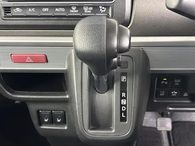 スズキ スペーシア ギア HYBRID XZ 埼玉県 2022(令4)年 1.7万km シフォンアイボリーM 純正ナビ/　(フルセグ/AM/FM/Bluetooth)/両側パワースライドドア　/ビルトインＥＴＣ　/バックカメラ　/純正フロアマット　/シートヒーターＤ＋Ｎ席　/純正アルミホイール１４インチ/アイドリングストップ/プッシュスタート/スマートキー