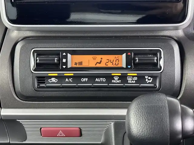 スズキ スペーシア ギア HYBRID XZ 埼玉県 2022(令4)年 1.7万km シフォンアイボリーM 純正ナビ/　(フルセグ/AM/FM/Bluetooth)/両側パワースライドドア　/ビルトインＥＴＣ　/バックカメラ　/純正フロアマット　/シートヒーターＤ＋Ｎ席　/純正アルミホイール１４インチ/アイドリングストップ/プッシュスタート/スマートキー