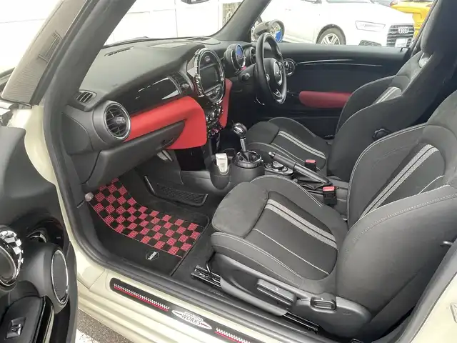 ＭＩＮＩ ミニ ジョンクーパーワークス 愛知県 2016(平28)年 2.8万km ペッパー・ホワイト AIS評点5点 内装A/ユーザー買取　/メーカーHDDナビ　/バックカメラ　/ミラー一体型ETC /前後ドライブレコーダー　/スマートキー　/LEDヘッド　/パドルシフト　/ステアリングスイッチ　/スペアキー　