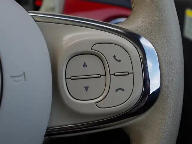 フィアット ５００ 埼玉県 2018(平30)年 1.9万km 赤 ガラスルーフ/バックカメラ/Carrozzeriaナビ/パークセンサー/革巻きステアリング/CD/DVD再生可/フルセグTV/Bluetooth/ETC/ドラレコ/横滑り防止装置/キーレスエントリー/純正フロアマット/純正15インチAW
