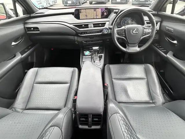レクサス ＵＸ 250h バージョンC 愛知県 2019(令1)年 4.3万km マダーレッド メーカーナビ（AM/FM/フルセグ/BT/CD/DVD）/サンルーフ/ハーフレザーシート/D/N席シートヒーター・クーラー/D/N席パワーシート/D席シートメモリー/レクサスセーフティシステム/・プリクラッシュセーフティ/・レーンキープアシスト/・ブラインドスポットモニター/・レーダークルーズコントロール/アラウンドビューモニター/LEDヘッドライト/純正１７インチアルミ