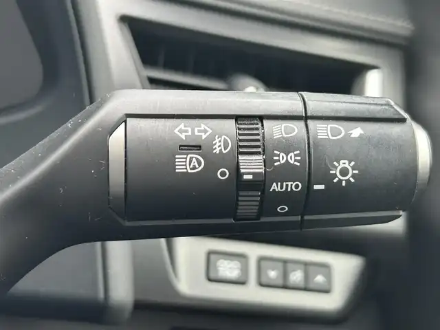 レクサス ＵＸ 250h バージョンC 愛知県 2019(令1)年 4.3万km マダーレッド メーカーナビ（AM/FM/フルセグ/BT/CD/DVD）/サンルーフ/ハーフレザーシート/D/N席シートヒーター・クーラー/D/N席パワーシート/D席シートメモリー/レクサスセーフティシステム/・プリクラッシュセーフティ/・レーンキープアシスト/・ブラインドスポットモニター/・レーダークルーズコントロール/アラウンドビューモニター/LEDヘッドライト/純正１７インチアルミ