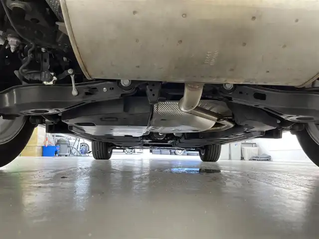 レクサス ＵＸ 200 バージョンC 滋賀県 2022(令4)年 4.8万km ソニックチタニウム 禁煙車/純正メモリナビ/（DVD/CD/FM/AM/Bluetooth/フルセグテレビ）/全周囲カメラ/衝突軽減ブレーキ/レーンキープアシスト/クルーズコントロール/パドルシフト/ハンドルヒーター/革巻きステアリング/ステアリングリモコン/メモリシート（D席+N席）/パワーシート（D席+N席）/シートヒーター（D席+N席）/コーナーセンサー/LEDヘッドライト/オートライト/ETC/ドライブレコーダー/オートエアコン/スマートキー/プッシュスタート/12V電源/盗難防止装置/USBジャック/純正17インチアルミホイール/純正フロアマット