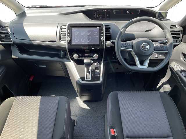 日産 セレナ ハイウェイスターVセレクションⅡ 福岡県 2019(令1)年 4.5万km マルーンレッド プロパイロット/フリップダウンモニター/純正９インチナビ（ＭＭ５１８Ｄ－Ｌ）/フルセグTV/CD/DVD/BD/BT/SD/AUX/全周囲カメラ/エマージェンシーブレーキ/LDW/ハンズフリー両側パワースライドドア/デジタルインナーミラー/パーキングアシスト/ＥＴＣ/レーダークルーズコントロール/ＬＥＤオートライト/フォグランプ/純正アルミ/ロールサンシェード/シートバックテーブル/電動パーキング/ブレーキホールド/スマートキー/プッシュスタート/アイドリングストップ