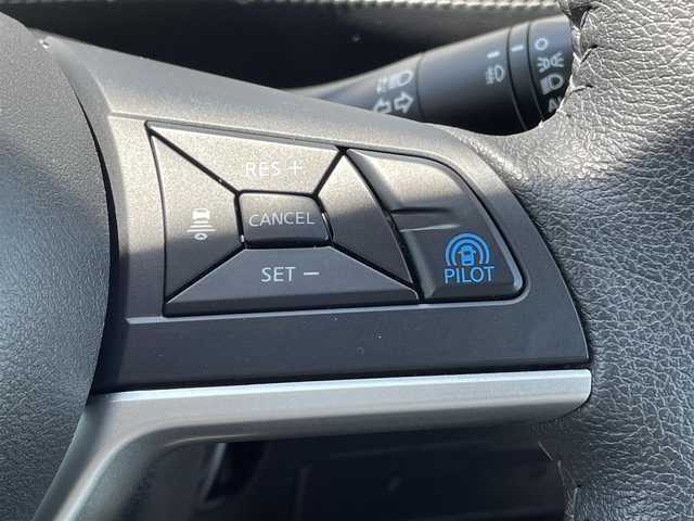日産 セレナ ハイウェイスターVセレクションⅡ 福岡県 2019(令1)年 4.5万km マルーンレッド プロパイロット/フリップダウンモニター/純正９インチナビ（ＭＭ５１８Ｄ－Ｌ）/フルセグTV/CD/DVD/BD/BT/SD/AUX/全周囲カメラ/エマージェンシーブレーキ/LDW/ハンズフリー両側パワースライドドア/デジタルインナーミラー/パーキングアシスト/ＥＴＣ/レーダークルーズコントロール/ＬＥＤオートライト/フォグランプ/純正アルミ/ロールサンシェード/シートバックテーブル/電動パーキング/ブレーキホールド/スマートキー/プッシュスタート/アイドリングストップ