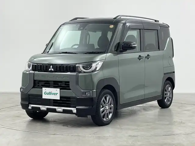 三菱 デリカミニ T プレミアム 群馬県 2024(令6)年 0.5万km 緑Ⅱ １０型ナビ　全周囲カメラ　フルセグＴＶ　デジタルインナーミラー　両側電動スライドドア　衝突被害軽減ブレーキ　レーンアシスト　ＭＩ－ＰＩＬＯＴ　ステアリングヒーター　前後ドラレコ　ＥＴＣ　ＬＥＤ　禁煙車