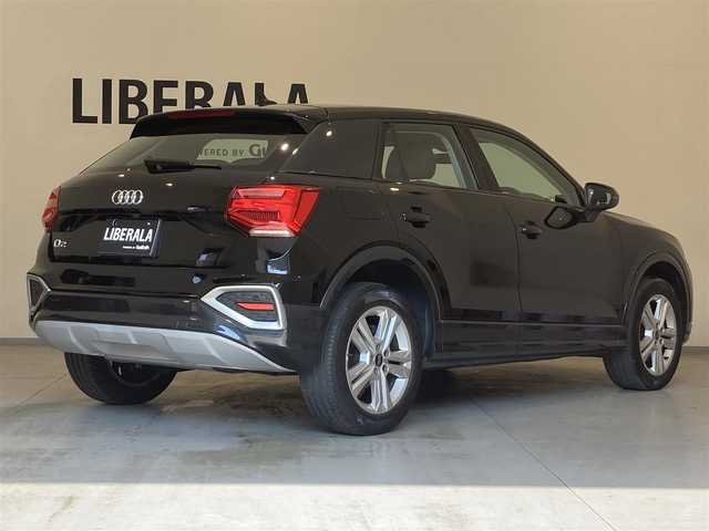 アウディ Ｑ２ 35TDIアドバンスド 熊本県 2022(令4)年 1.3万km 黒 ・キーレス/・ハイビームアシスト/・パーキングエイド/・ADA/・距離警告/・Audiプレセンス/・Audiアクティブレーンアシスト/・休憩の推奨/・クルーズコントロール(追従式)/・純正メモリナビ/　【DVD・Bluetooth・USB・SD・AUX】/・フルセグTV/・携帯連携/　【AppleCarPlay・AndroidAuto】/・バックカメラ/・ETC2.0/・ドライブレコーダー(前後録画)/・GPSレーダー/・パワーバックドア/・LEDヘッドランプ/・純正マット/・保証書/取説