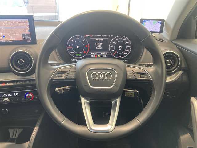 アウディ Ｑ２ 35TDIアドバンスド 熊本県 2022(令4)年 1.3万km 黒 ・キーレス/・ハイビームアシスト/・パーキングエイド/・ADA/・距離警告/・Audiプレセンス/・Audiアクティブレーンアシスト/・休憩の推奨/・クルーズコントロール(追従式)/・純正メモリナビ/　【DVD・Bluetooth・USB・SD・AUX】/・フルセグTV/・携帯連携/　【AppleCarPlay・AndroidAuto】/・バックカメラ/・ETC2.0/・ドライブレコーダー(前後録画)/・GPSレーダー/・パワーバックドア/・LEDヘッドランプ/・純正マット/・保証書/取説