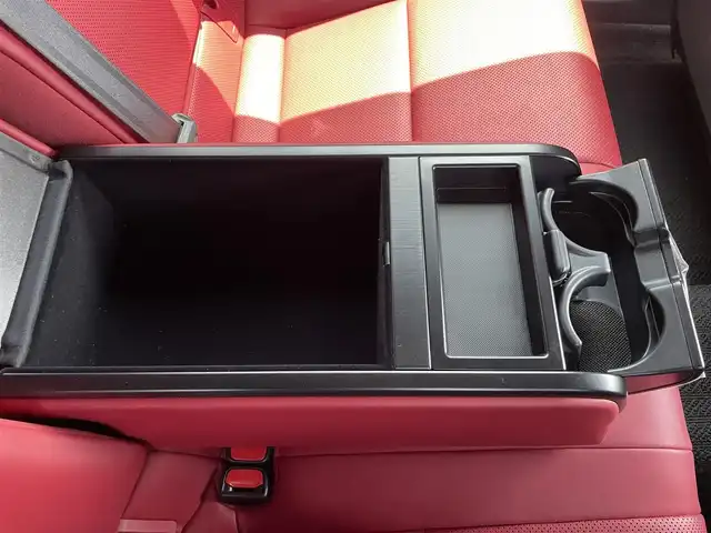 レクサス ＥＳ 300h Fスポーツ 福岡県 2019(平31)年 5.6万km ホワイトノーヴァガラスフレーク ムーンルーフ/Fスポーツ専用パワーシート/サンシェード/純正ナビ/フルセグTV/三眼LEDヘッドライト/デジタルインナーミラー/ブラインドスポットモニター/パワートランク/シートメモリー/シーケンシャルウィンカー/PASA/RCTA/先行車発信告知/EVMODE/ブレーキホールド/LEXUS純正エンジンスターター/バックサイドモニター/ビルトインETC２．０/ワンオーナー/パドルシフト/ACC/クリアランスソナー/TVキャンセラー/LEXUSセーフティプラス