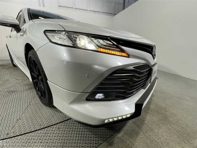 トヨタ カムリ G レザーパッケージ 大阪府 2019(令1)年 3万km プラチナホワイトパールマイカ 純正８ｉｎｃナビ　ＴＲＤエアロ　衝突軽減　レーンアシスト　クリアランスソナー　ＢＳＭ　オートハイビーム　ＥＴＣ　ドラレコ　シートヒーター　バックカメラ　　レーダークルコン　プッシュスタート