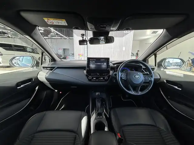 トヨタ カローラツーリング ハイブリッド ダブルバイビー 愛知県 2020(令2)年 3.3万km スパークリングブラックパールクリスタルシャイン 純正9型DA(フルセグ、Bluetooth）/BSM/ETC/Bカメラ/ACC/シートヒーター（D+N)/ステアリングヒーター/電子パーキング/オートホールド/LEDヘッドライト/衝突軽減ブレーキ/レーンキープアシスト/オートハイビーム/オートライト/ドラレコ前方/純正フロアマット/純正17インチAW/コーナーセンサー/ハーフレザーシート/Pスタート/横滑り防止装置
