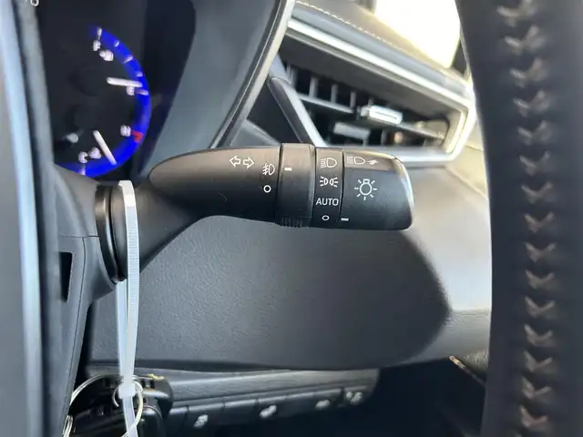 トヨタ カローラツーリング ハイブリッド ダブルバイビー 愛知県 2020(令2)年 3.3万km スパークリングブラックパールクリスタルシャイン 純正9型DA(フルセグ、Bluetooth）/BSM/ETC/Bカメラ/ACC/シートヒーター（D+N)/ステアリングヒーター/電子パーキング/オートホールド/LEDヘッドライト/衝突軽減ブレーキ/レーンキープアシスト/オートハイビーム/オートライト/ドラレコ前方/純正フロアマット/純正17インチAW/コーナーセンサー/ハーフレザーシート/Pスタート/横滑り防止装置