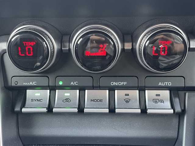 トヨタ ＧＲ８６ RZ 滋賀県 2023(令5)年 1.3万km 赤 ９型ナビ/（CD/DVD/フルセグ/Bluetooth）/バックカメラ/ＥＴＣ/アイサイト/衝突軽減ブレーキ/追従クルコン/レーンアシスト/全方位ドラレコ/ハーフレザー/シートヒーター/パドルシフト/LEDヘッドライト/フォグライト