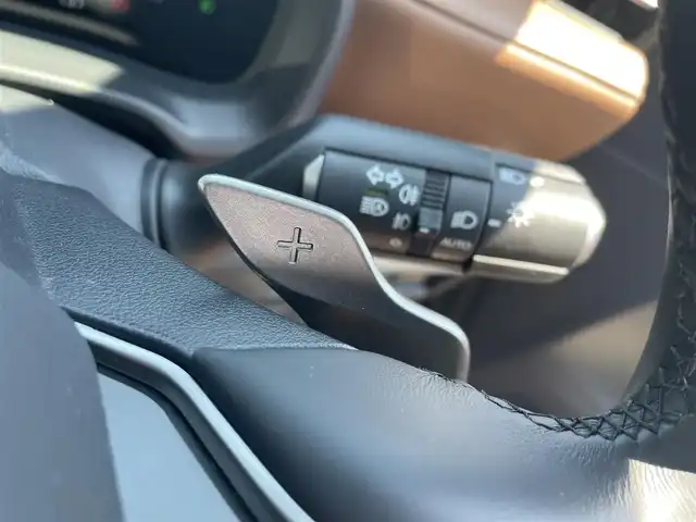 レクサス ＬＢＸ リラックス 富山県 2024(令6)年 1.2万km ソニッククロム マークレビンソンスピーカー/メーカーディスプレイオーディオ／/フルセグＴＶ／/Ｂｌｕｅｔｏｏｔｈ／/ブラウンレザーシート／/シートヒーター/パワーシート//パノラミックビューモニター／/パワーバックドア／/パドルシフト／/レーダークルーズコントロール／/ヘッドアップディスプレイ／/レーンキープアシスト/セーフティセンス/ビルトインＥＴＣ２．０/LEDオートライト/コーナーセンサー
