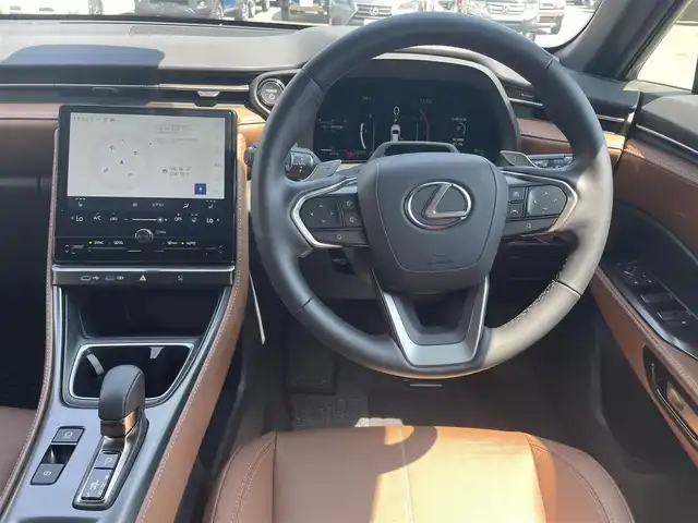 レクサス ＬＢＸ リラックス 富山県 2024(令6)年 1.2万km ソニッククロム マークレビンソンスピーカー/メーカーディスプレイオーディオ／/フルセグＴＶ／/Ｂｌｕｅｔｏｏｔｈ／/ブラウンレザーシート／/シートヒーター/パワーシート//パノラミックビューモニター／/パワーバックドア／/パドルシフト／/レーダークルーズコントロール／/ヘッドアップディスプレイ／/レーンキープアシスト/セーフティセンス/ビルトインＥＴＣ２．０/LEDオートライト/コーナーセンサー