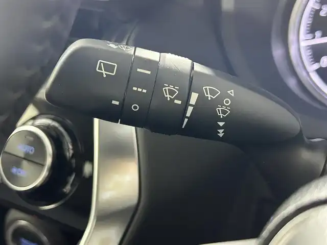 トヨタ ハリアー S 佐賀県 2022(令4)年 2.9万km ブラック 純正8インチディスプレイオーディオ/AM/FM/Bluetooth/Miracast/バックカメラ/ETC/プリクラッシュセーフティ/レーントレーシングアシスト/クルーズコントロール(追従あり)/オートマチックハイビーム/ロードサイトアシスト/パーキングサポートブレーキ/LEDヘッドライト/オートライト/純正17インチアルミホイール/純正フロアマット/革巻きステアリング/ステアリングスイッチ/ダイヤル式左右独立温度調整オートエアコン/スマートキー/プッシュスタート/禁煙車