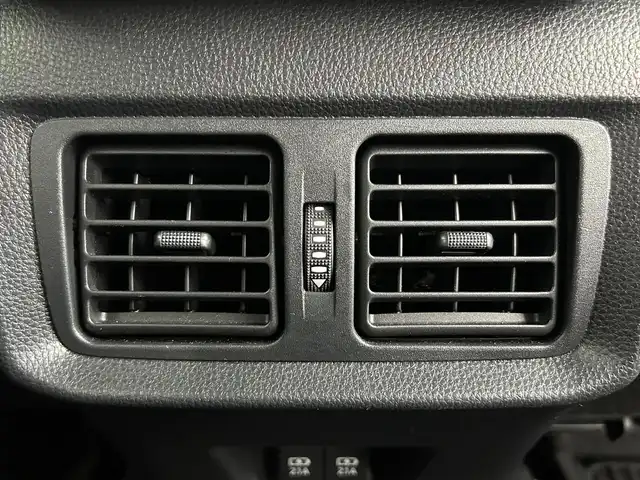 トヨタ ハリアー S 佐賀県 2022(令4)年 2.9万km ブラック 純正8インチディスプレイオーディオ/AM/FM/Bluetooth/Miracast/バックカメラ/ETC/プリクラッシュセーフティ/レーントレーシングアシスト/クルーズコントロール(追従あり)/オートマチックハイビーム/ロードサイトアシスト/パーキングサポートブレーキ/LEDヘッドライト/オートライト/純正17インチアルミホイール/純正フロアマット/革巻きステアリング/ステアリングスイッチ/ダイヤル式左右独立温度調整オートエアコン/スマートキー/プッシュスタート/禁煙車