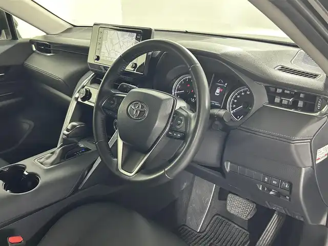 トヨタ ハリアー S 佐賀県 2022(令4)年 2.9万km ブラック 純正8インチディスプレイオーディオ/AM/FM/Bluetooth/Miracast/バックカメラ/ETC/プリクラッシュセーフティ/レーントレーシングアシスト/クルーズコントロール(追従あり)/オートマチックハイビーム/ロードサイトアシスト/パーキングサポートブレーキ/LEDヘッドライト/オートライト/純正17インチアルミホイール/純正フロアマット/革巻きステアリング/ステアリングスイッチ/ダイヤル式左右独立温度調整オートエアコン/スマートキー/プッシュスタート/禁煙車