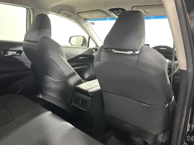 トヨタ ハリアー S 佐賀県 2022(令4)年 2.9万km ブラック 純正8インチディスプレイオーディオ/AM/FM/Bluetooth/Miracast/バックカメラ/ETC/プリクラッシュセーフティ/レーントレーシングアシスト/クルーズコントロール(追従あり)/オートマチックハイビーム/ロードサイトアシスト/パーキングサポートブレーキ/LEDヘッドライト/オートライト/純正17インチアルミホイール/純正フロアマット/革巻きステアリング/ステアリングスイッチ/ダイヤル式左右独立温度調整オートエアコン/スマートキー/プッシュスタート/禁煙車