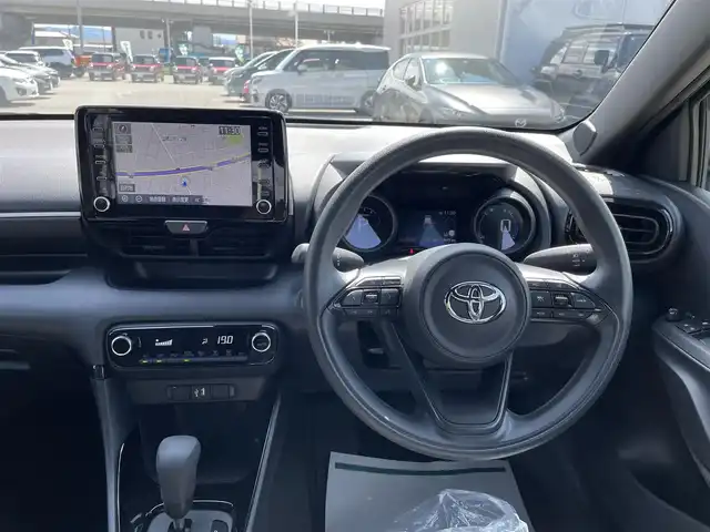 トヨタ ヤリス G 石川県 2023(令5)年 1.9万km プラチナホワイトパールマイカ 4WD/純正ディスプレイオーディオ/ナビ/バックカメラ/LEDヘッドライト/ETC/ドライブレコーダー/トヨタセーフティセンス/レーダークルーズ/スマートキー/プッシュスタート/電動ミラー/オートライト