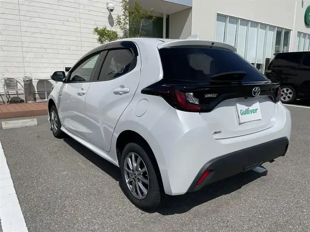 トヨタ ヤリス G 石川県 2023(令5)年 1.9万km プラチナホワイトパールマイカ 4WD/純正ディスプレイオーディオ/ナビ/バックカメラ/LEDヘッドライト/ETC/ドライブレコーダー/トヨタセーフティセンス/レーダークルーズ/スマートキー/プッシュスタート/電動ミラー/オートライト