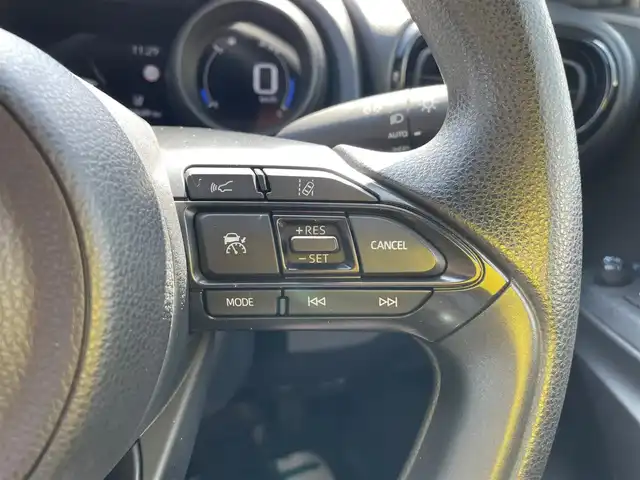 トヨタ ヤリス G 石川県 2023(令5)年 1.9万km プラチナホワイトパールマイカ 4WD/純正ディスプレイオーディオ/ナビ/バックカメラ/LEDヘッドライト/ETC/ドライブレコーダー/トヨタセーフティセンス/レーダークルーズ/スマートキー/プッシュスタート/電動ミラー/オートライト