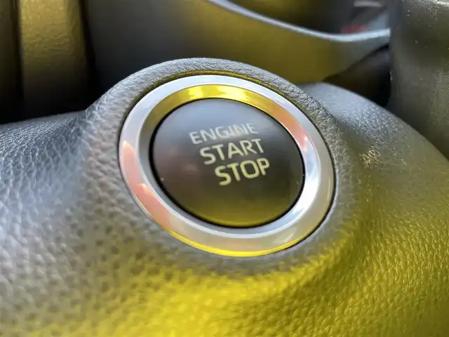 トヨタ ヤリス G 石川県 2023(令5)年 1.9万km プラチナホワイトパールマイカ 4WD/純正ディスプレイオーディオ/ナビ/バックカメラ/LEDヘッドライト/ETC/ドライブレコーダー/トヨタセーフティセンス/レーダークルーズ/スマートキー/プッシュスタート/電動ミラー/オートライト