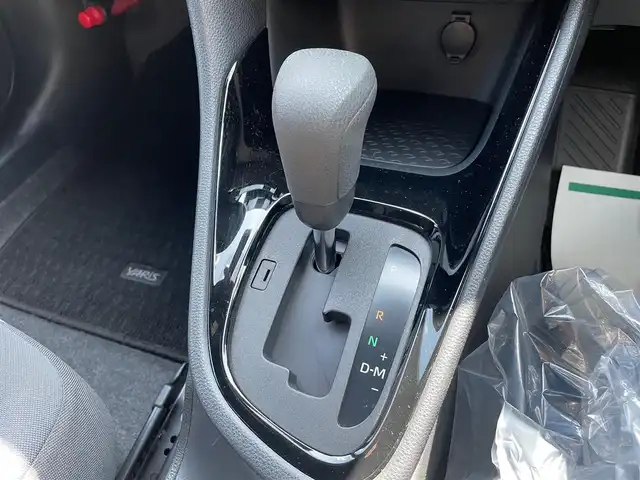 トヨタ ヤリス G 石川県 2023(令5)年 1.9万km プラチナホワイトパールマイカ 4WD/純正ディスプレイオーディオ/ナビ/バックカメラ/LEDヘッドライト/ETC/ドライブレコーダー/トヨタセーフティセンス/レーダークルーズ/スマートキー/プッシュスタート/電動ミラー/オートライト