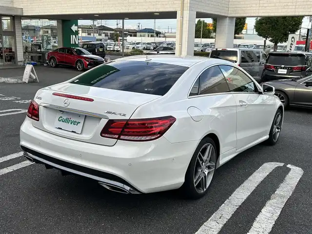 メルセデス・ベンツ Ｅ２５０ クーペ 埼玉県 2016(平28)年 6.6万km ダイヤモンドホワイト 純正メモリナビ/アイドリングストップ/アラウンドビュー/バックカメラ/クリアランスソナー/クルーズコントロール/ETC/フルセグテレビ/シートヒーター/パワーシート/DVD再生/Bluetooth接続/パーキングアシスト/純正フロアマット/レザーシート/ドライブレコーダー/PW/AAC/PS/横滑り防止装置/ABS/パドルシフト/USB接続端子/オートライト