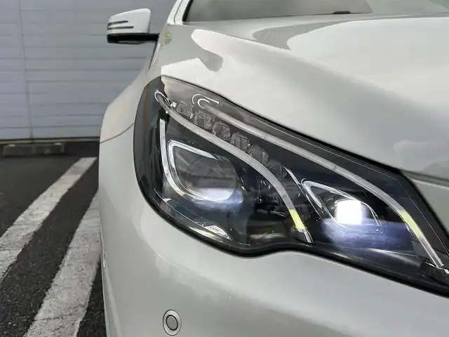 メルセデス・ベンツ Ｅ２５０ クーペ 埼玉県 2016(平28)年 6.6万km ダイヤモンドホワイト 純正メモリナビ/アイドリングストップ/アラウンドビュー/バックカメラ/クリアランスソナー/クルーズコントロール/ETC/フルセグテレビ/シートヒーター/パワーシート/DVD再生/Bluetooth接続/パーキングアシスト/純正フロアマット/レザーシート/ドライブレコーダー/PW/AAC/PS/横滑り防止装置/ABS/パドルシフト/USB接続端子/オートライト