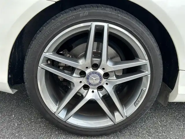 メルセデス・ベンツ Ｅ２５０ クーペ 埼玉県 2016(平28)年 6.6万km ダイヤモンドホワイト 純正メモリナビ/アイドリングストップ/アラウンドビュー/バックカメラ/クリアランスソナー/クルーズコントロール/ETC/フルセグテレビ/シートヒーター/パワーシート/DVD再生/Bluetooth接続/パーキングアシスト/純正フロアマット/レザーシート/ドライブレコーダー/PW/AAC/PS/横滑り防止装置/ABS/パドルシフト/USB接続端子/オートライト